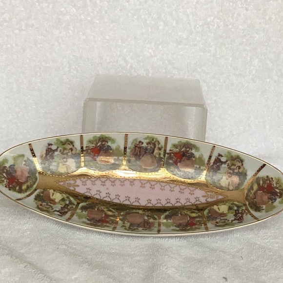 VINTAGE ROYAL VIENNA LOVE STORY COURTING COUPLE OVAL OLIVE DISH WITH GOLD ACCENT - Picture 5 of 5